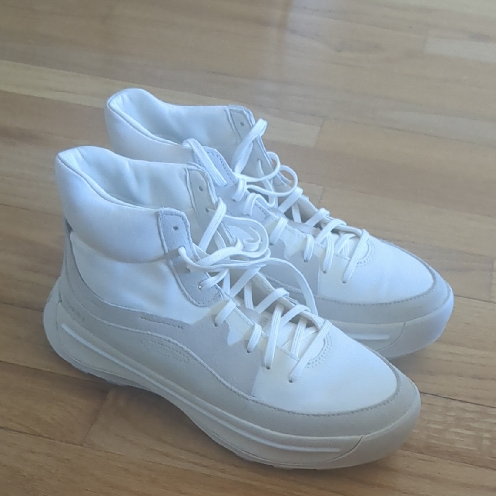 Sorel White High-Top Sneaker/Boots